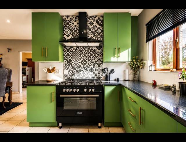 3 BEDROOM HOUSE FOR SALE IN MIDSTREAM ESTATE